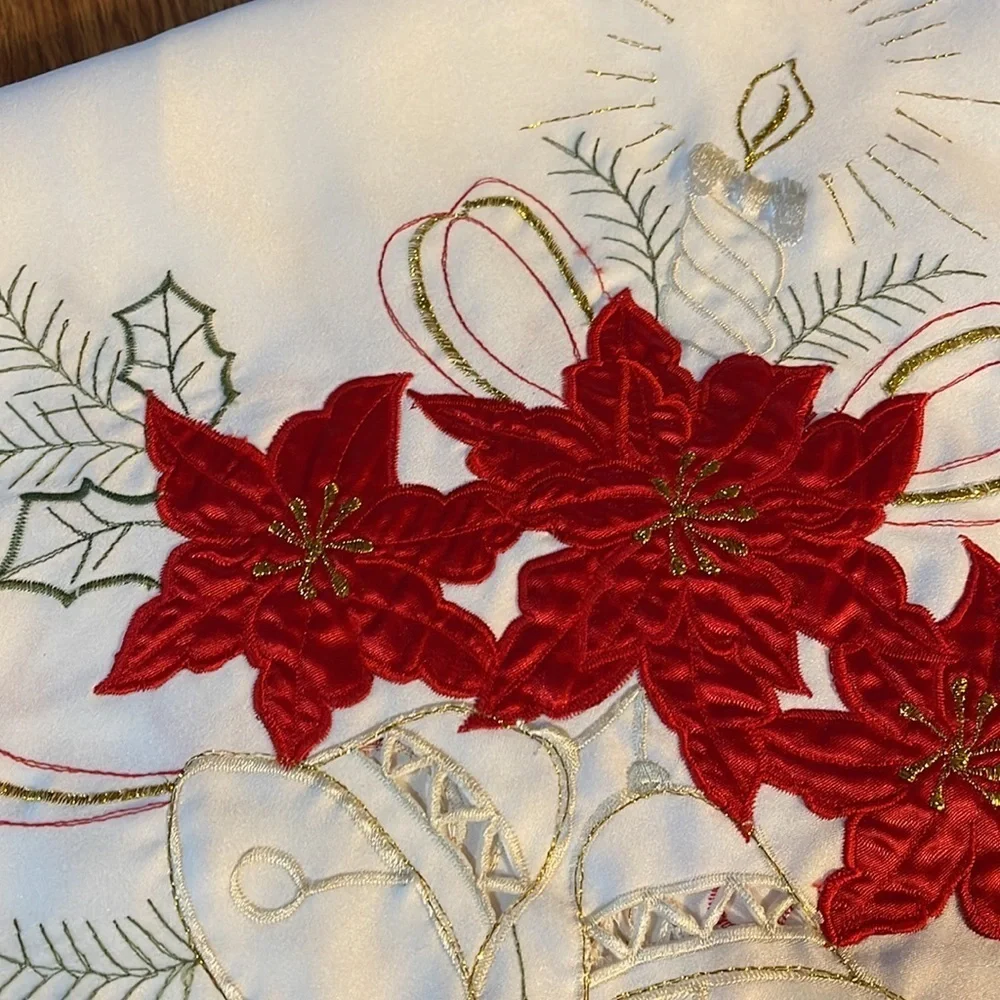Vintage Poinsettia Dining Tablecloth & Napkin Set Christmas 12 Person Table